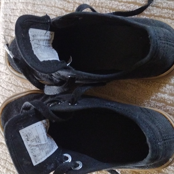 4@30.00 or 20.00 Boys Shoes by FILLA - Picture 9 of 10